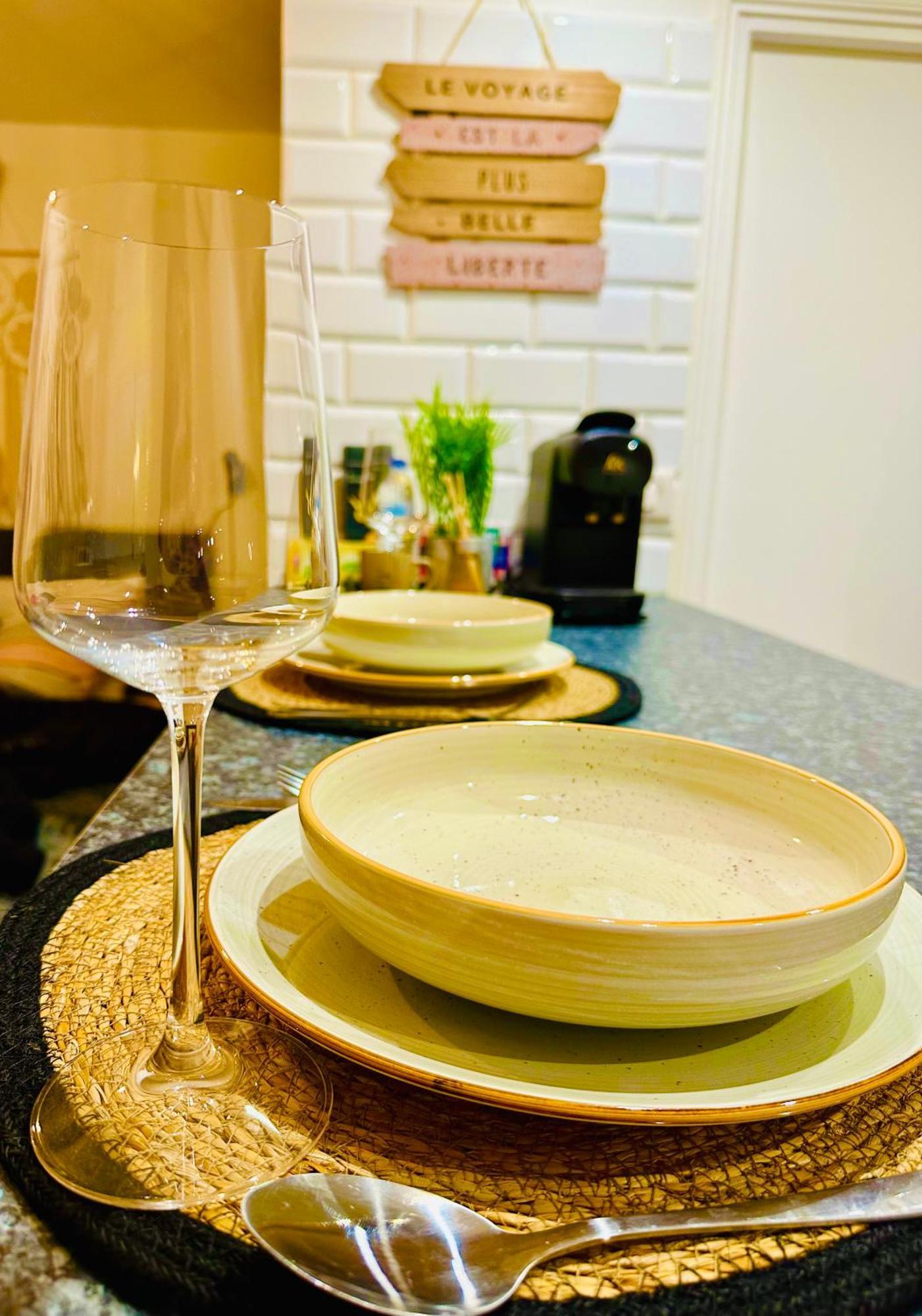 Appartement Elegant A Conflant 콩프란스상테호노린느 외부 사진