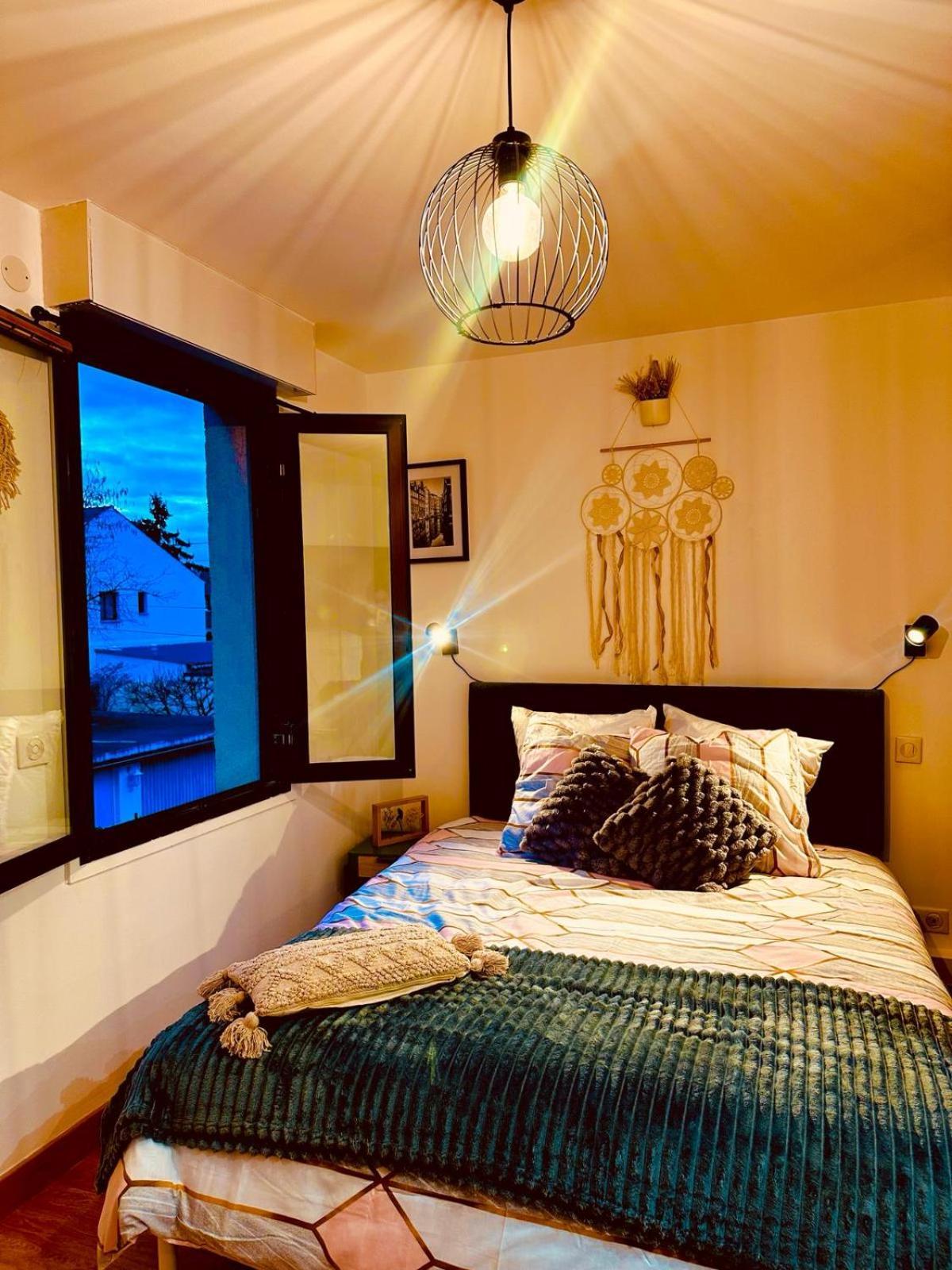 Appartement Elegant A Conflant 콩프란스상테호노린느 외부 사진