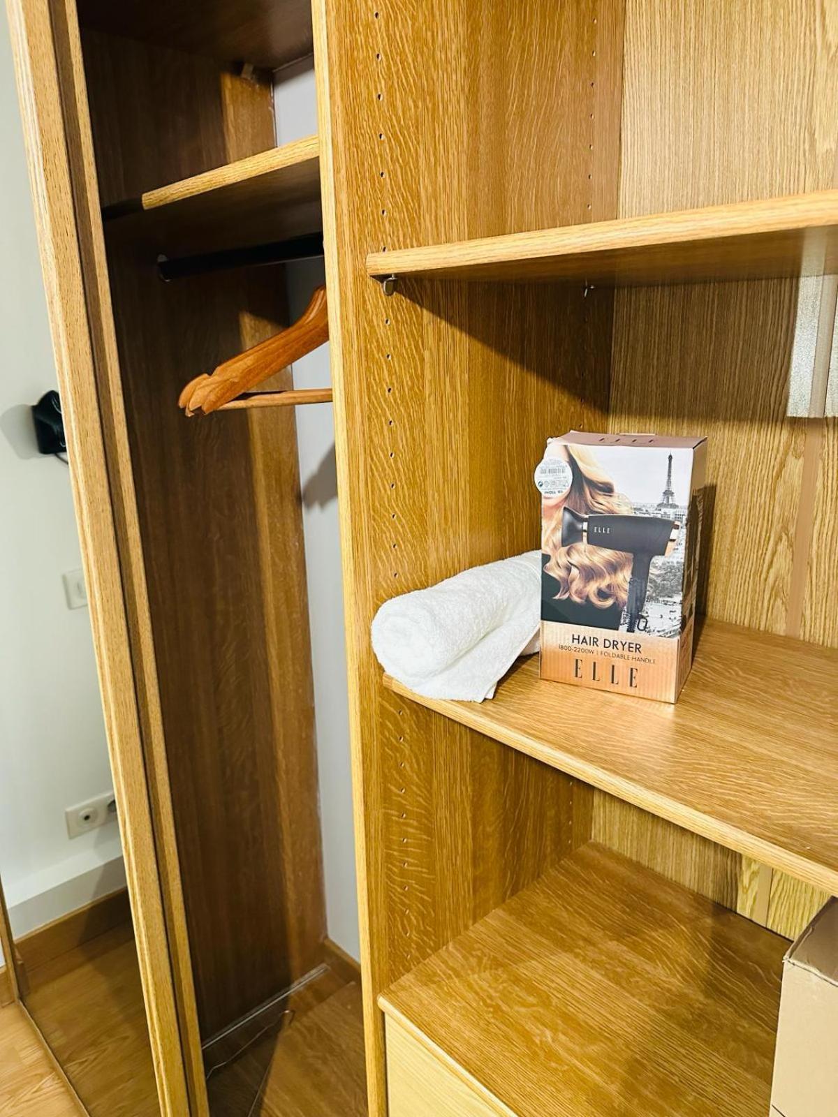 Appartement Elegant A Conflant 콩프란스상테호노린느 외부 사진